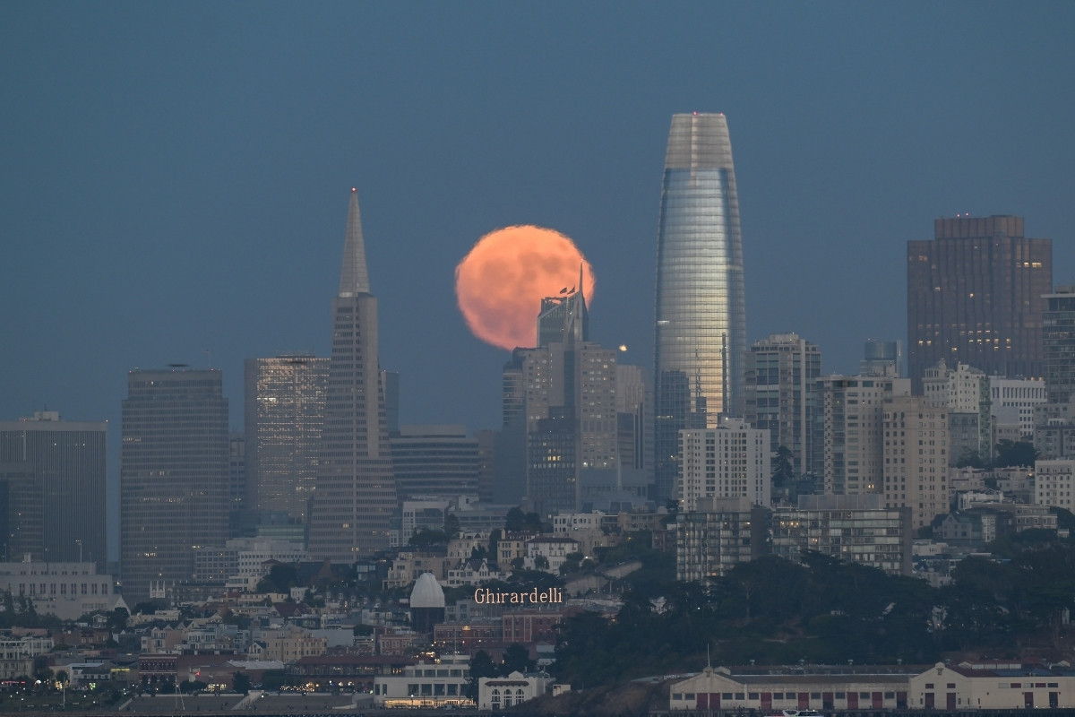 San Francisco’da “Geyik Dolunayı” böyle görüntülendi